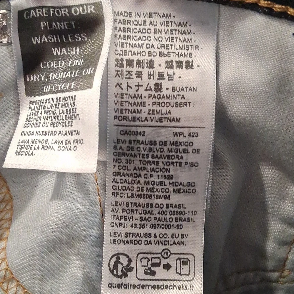 Levi Dark Wash 513 Size 38W 32L Men Jeans - Picture 6 of 7